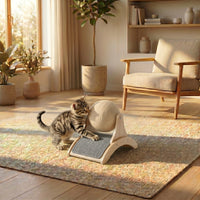 Balle griffoir rotative 2-en-1 HammiePets avec bois massif et sisal pour chat, en position sur un sol.